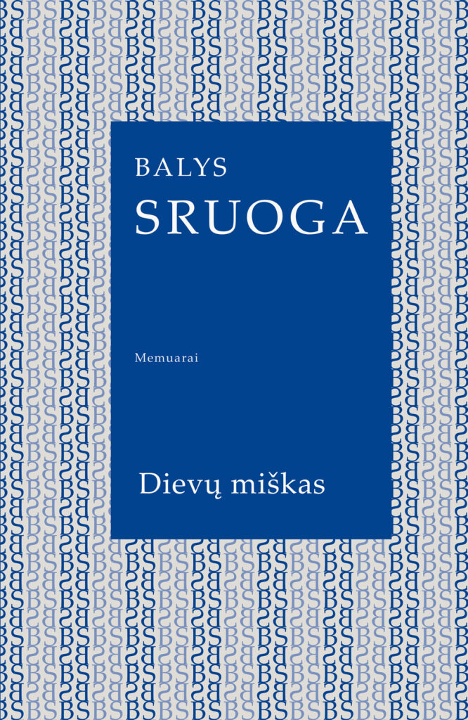 Viršelio dailininkė Deimantė Rybakovienė. Viršelio centre – jūros mėlynumo stačiakampis. Jo viršuje baltomis raidėmis užrašytas autoriaus vardas ir pavardė – Balys Sruoga, viduryje smulkiomis raidėmis nurodytas kūrinio žanras – memuarai, o apačioje pateiktas pavadinimas „Dievų miškas“. Už stačiakampio ribų stulpeliais iš viršaus į apačią smulkiai surašyti Balio Sruogos inicialai „B“ ir „S“. Stulpeliai dviejų spalvų – melsvi ir sodriai mėlyni.